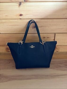 Coach Black Leather Tote with Gold-Tone Logo purse Handbag (used once)